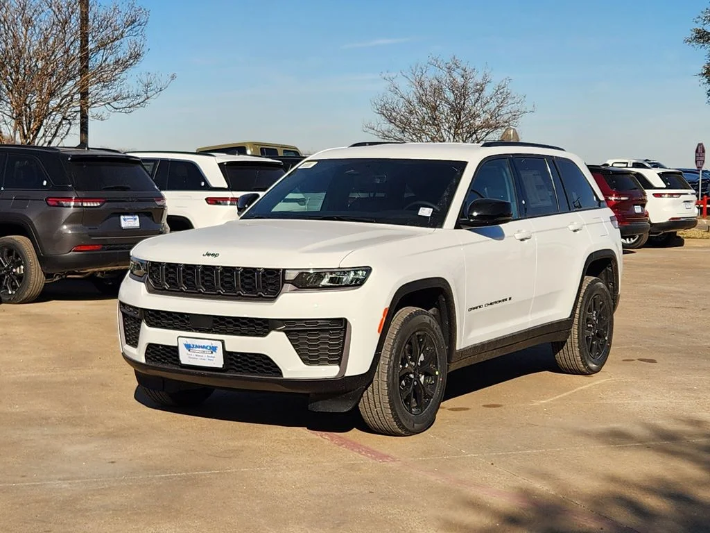 New 2026 Bright White Clear-Coat Exterior Paint Jeep Altitude image 2