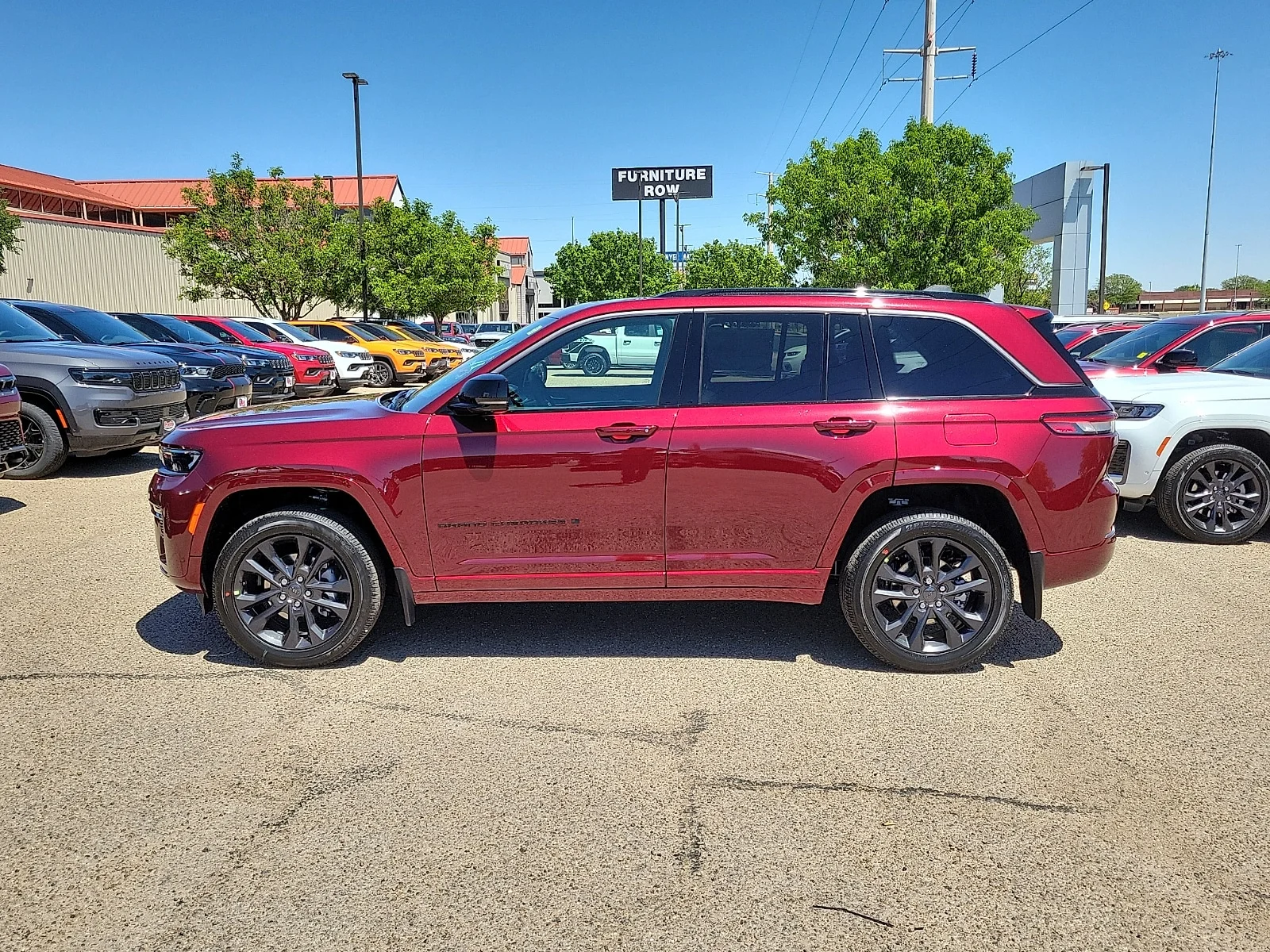New 2026 Velvet Red Pearlcoat Jeep LIMITED RESERVE 4X4 image 2