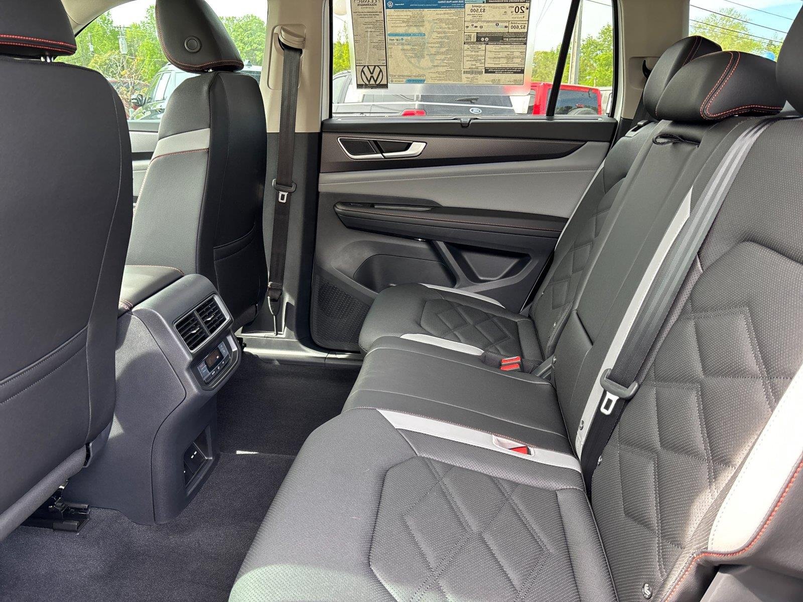 2025 Volkswagen Atlas Atlas Peak Edition - Photo 32