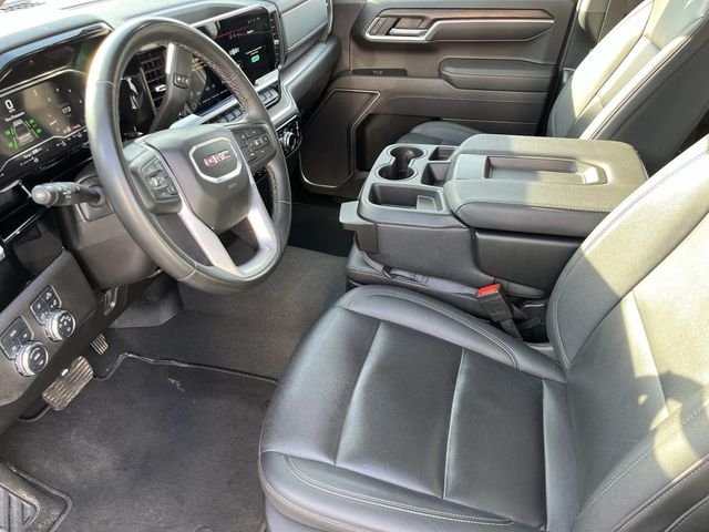 Used 2025 White GMC SLT image 24