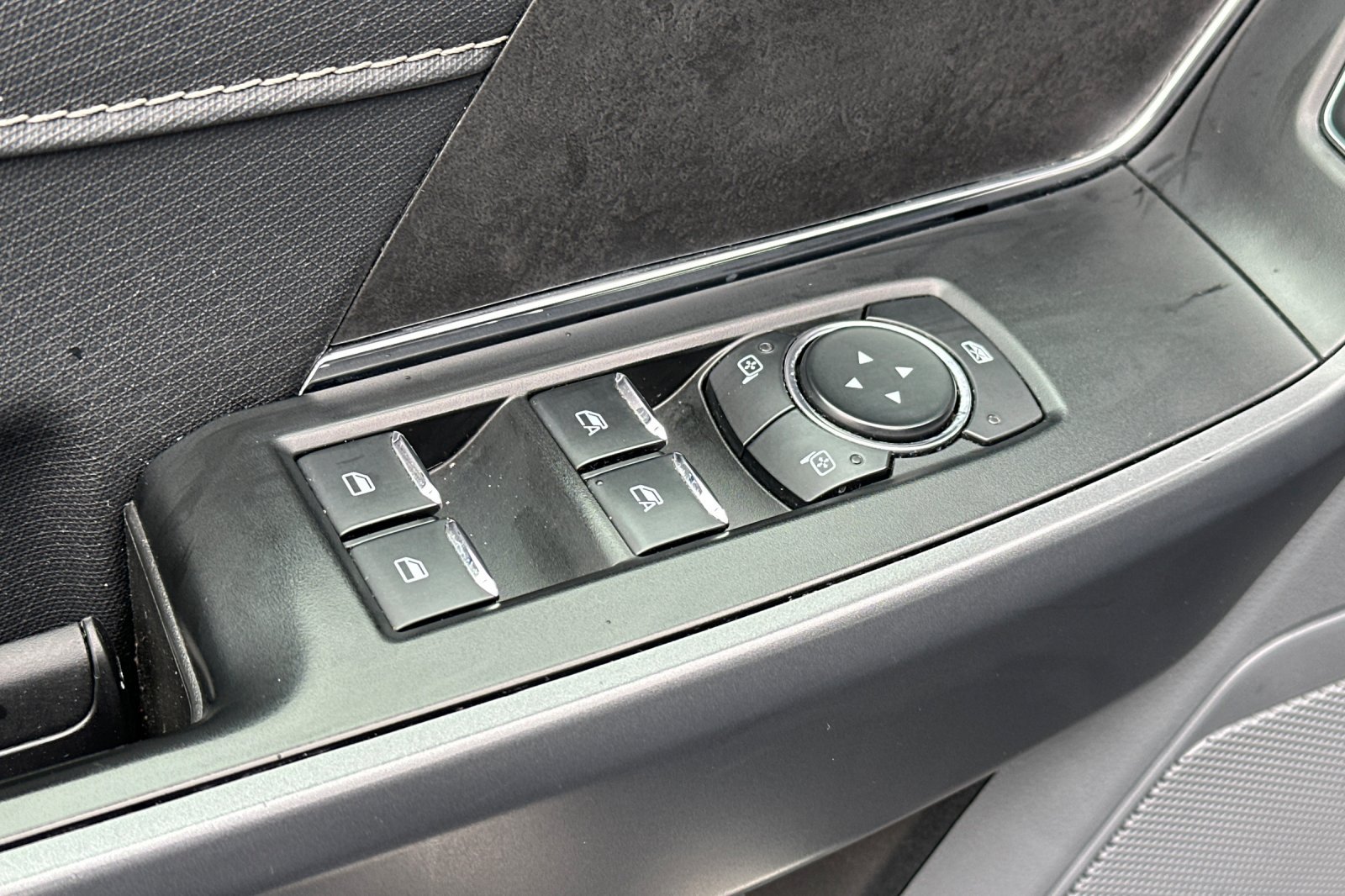 Used 2025 Agate Black Metallic Ford XLT image 17