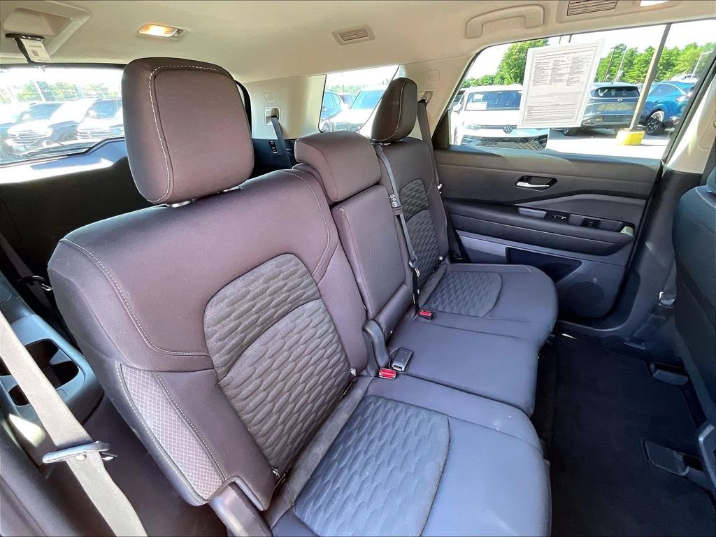 Used 2022 Gun Metallic Nissan SV image 15