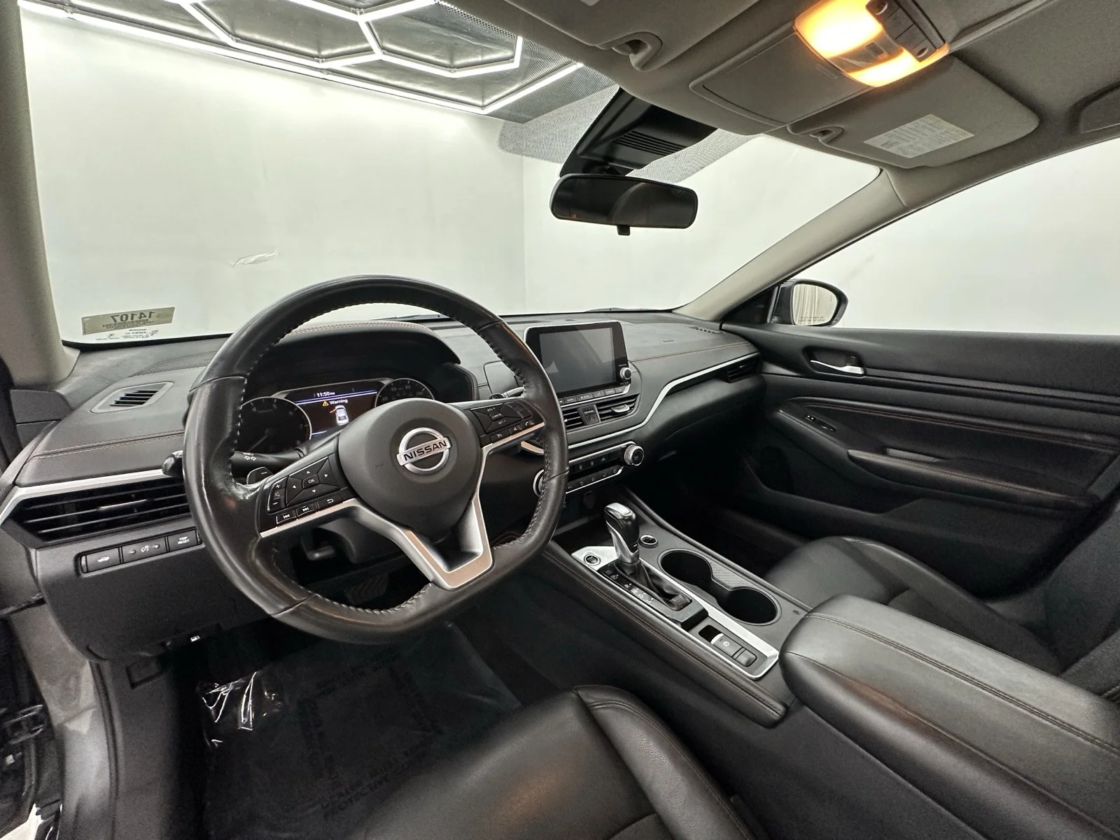 Used 2022 Gun Metallic Nissan 2.5 SR image 11