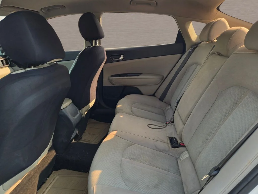 Used 2018 White Kia LX image 13