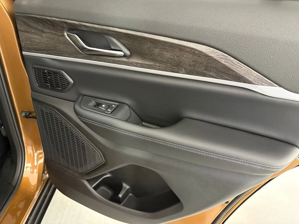 New 2027 Brown Jeep Limited image 40