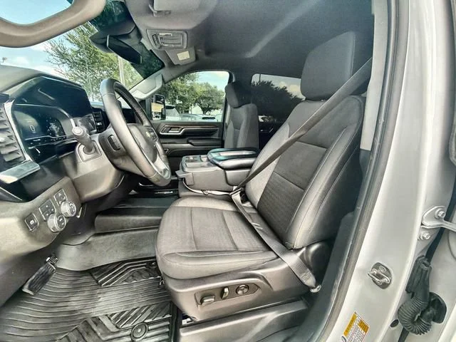 Used 2024 Summit White Chevrolet LT image 18