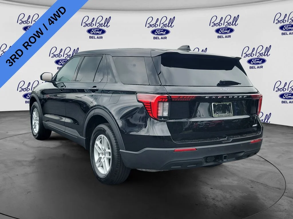 Used 2026 Agate Black Metallic Ford Active image 5