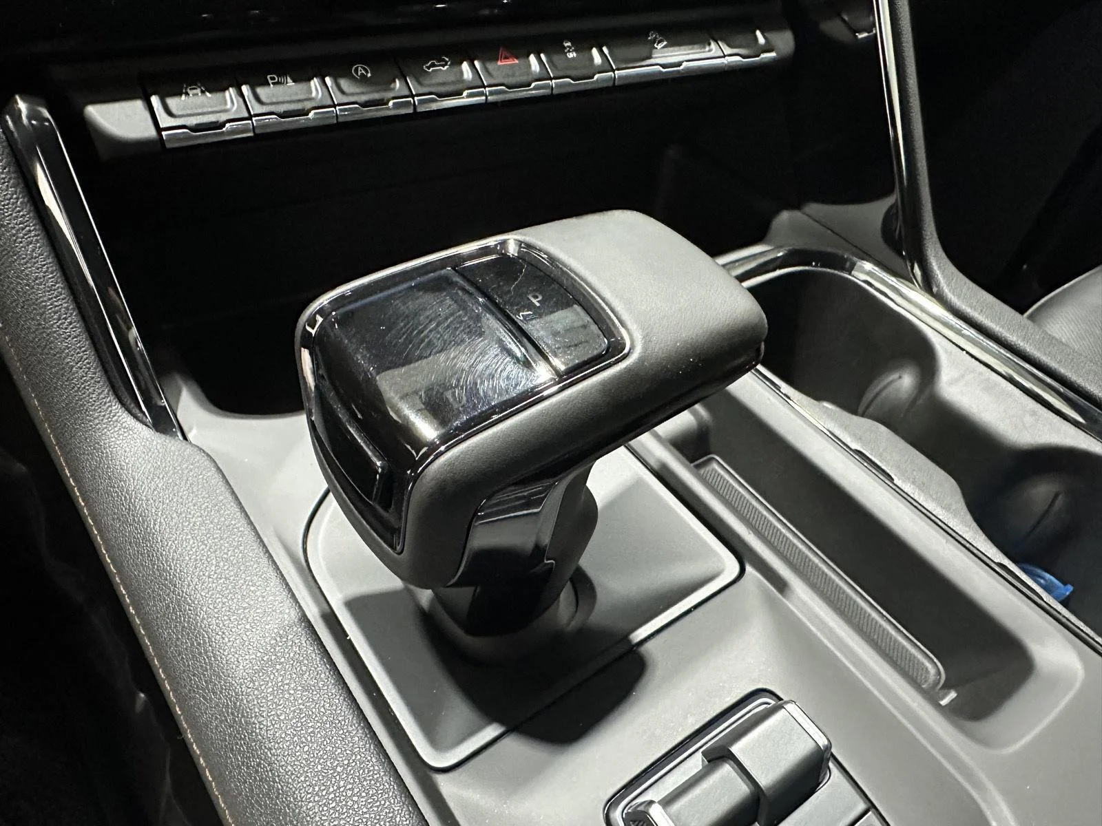 Used 2023 SUMMIT WHITE GMC AT4 image 14