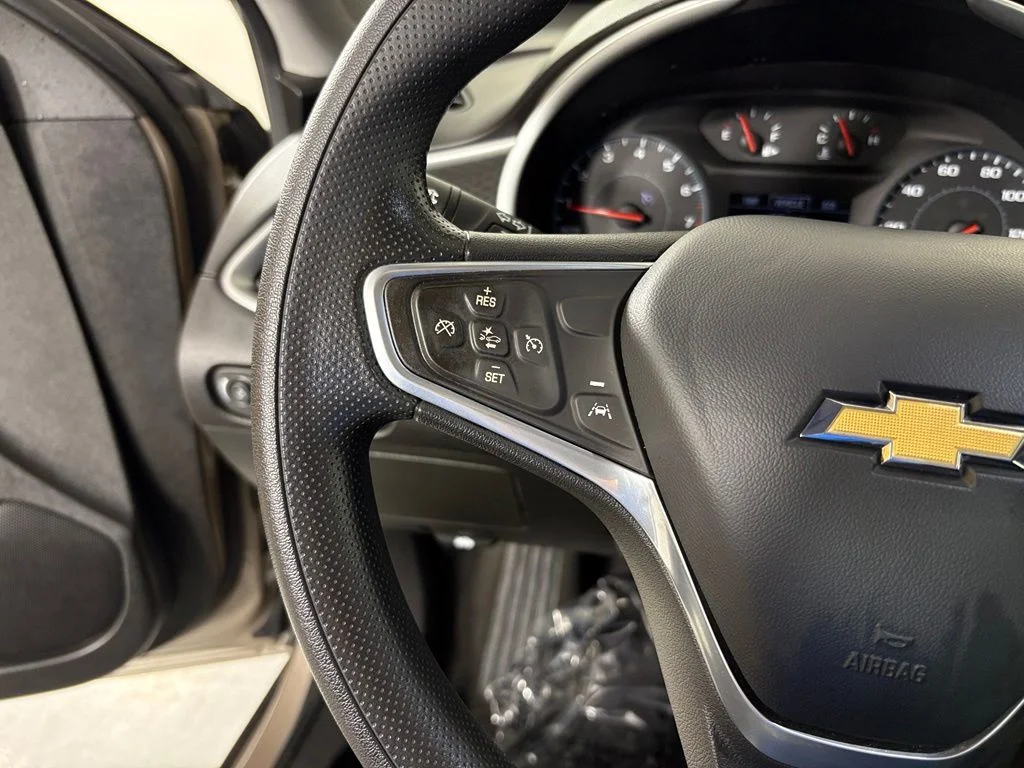 Used 2023 Gray Chevrolet LT image 24