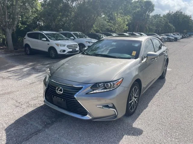 2016 Lexus ES 350 350's photo