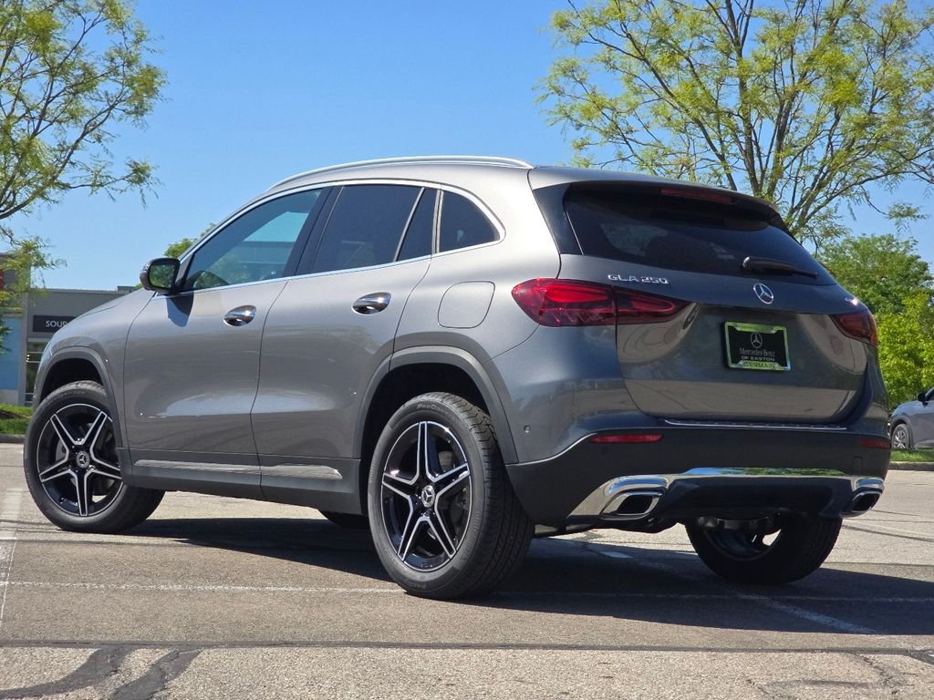 New 2026 Mountain Grey Metallic Mercedes-Benz GLA 250 image 14