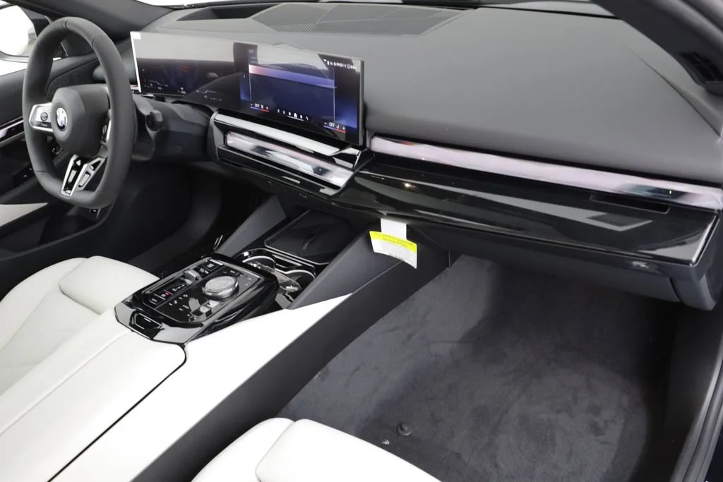 New 2027 CARBON BLACK BMW 530i xDrive image 21