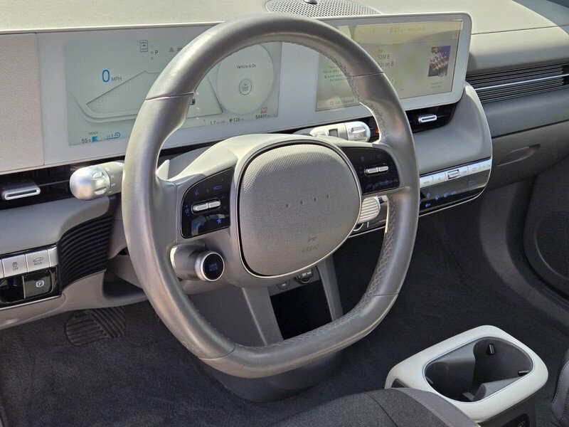 Used 2024 White HYUNDAI SEL RWD image 18