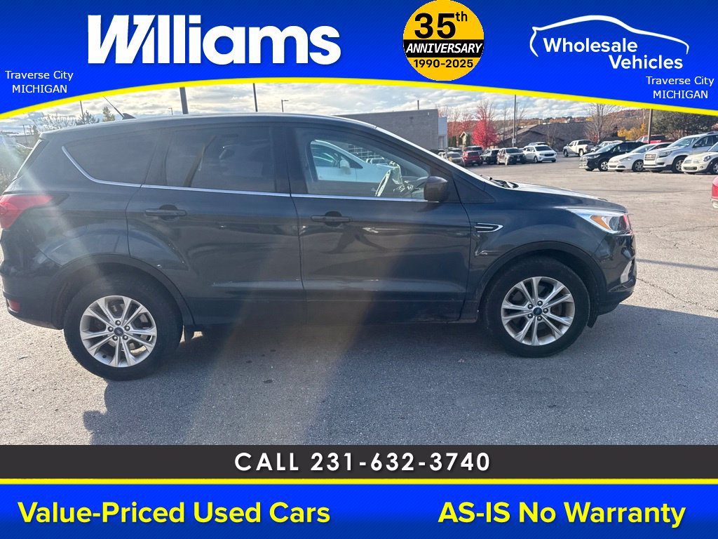 Used 2019  Ford SE image 13