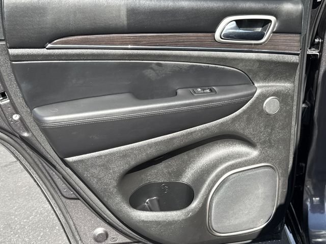 Used 2018 Gray Jeep Overland image 12