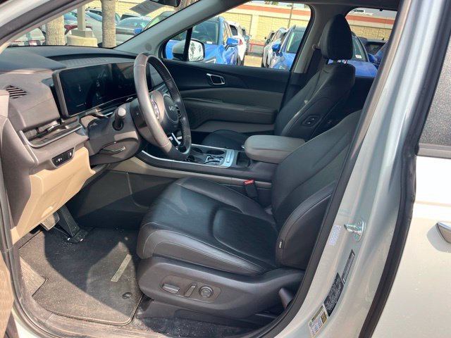 Used 2025 White Kia EX image 9