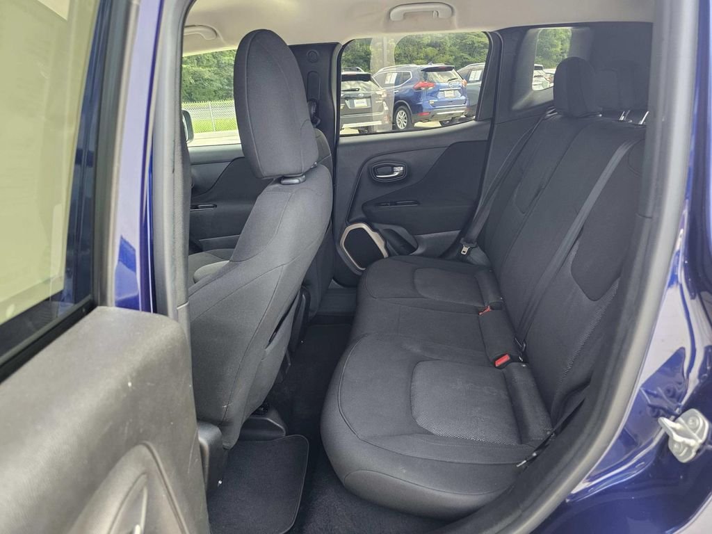 Used 2017 Blue Jeep Latitude image 38