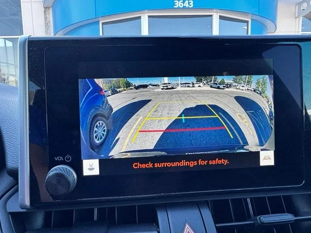2025 Toyota RAV4 XLE - Photo 29