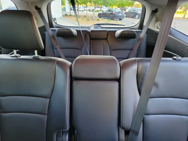 Used 2018 White Diamond Pearl Honda Touring image 16