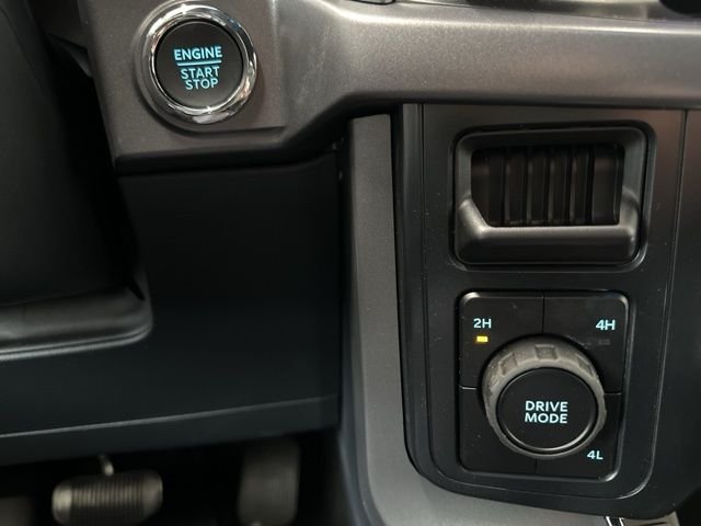 New 2026 Agate Black Metallic Ford XLT image 31