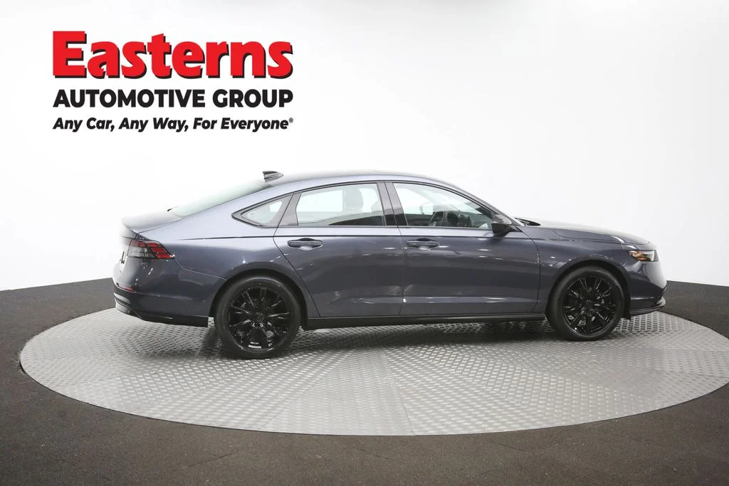 Used 2025 Gray Honda SE image 44