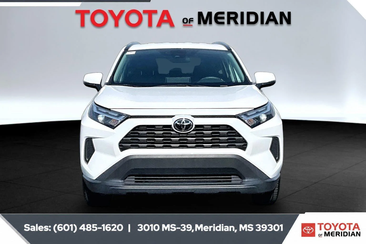 Used 2024 Ice Cap Toyota XLE image 3