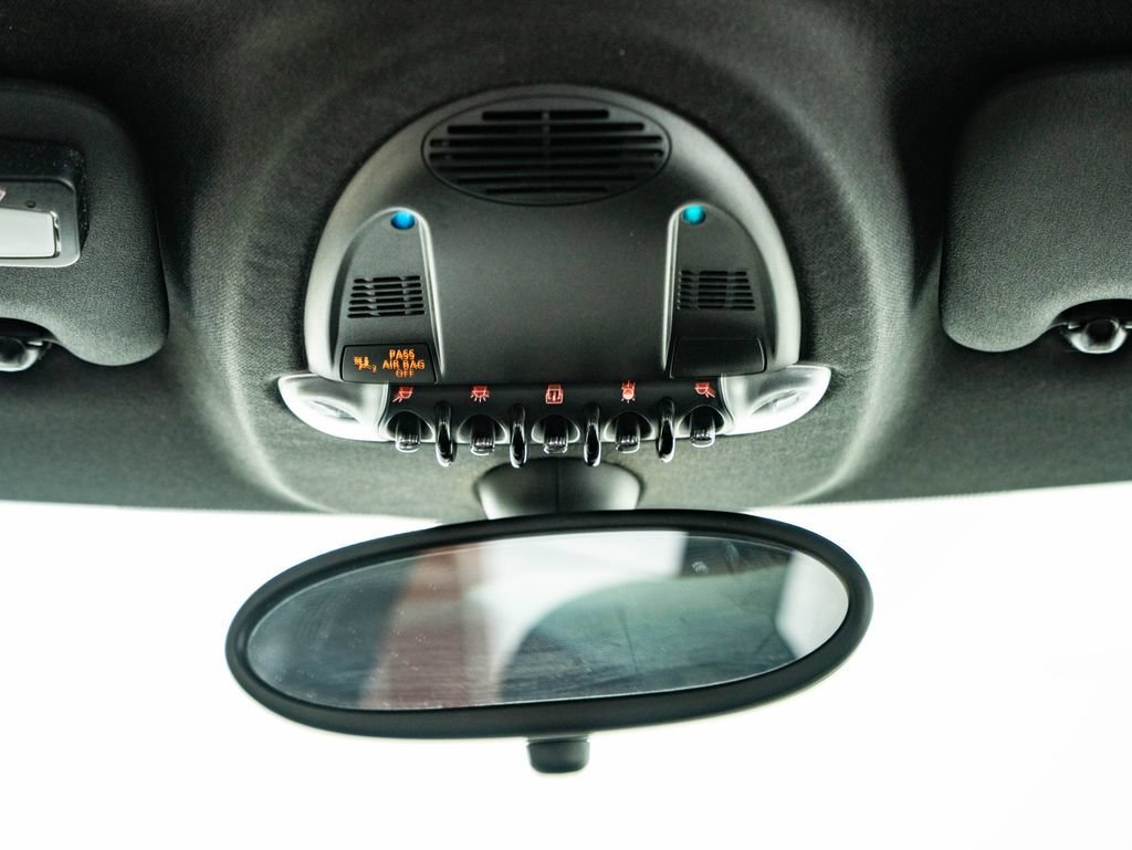 Used 2016 Absolute Black Metallic MINI  image 37