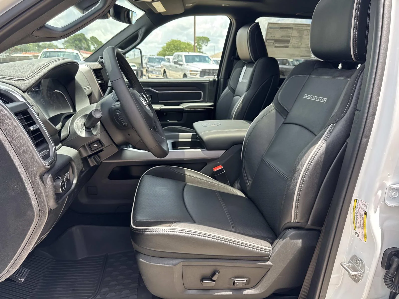 New 2026 Bright White Clear-Coat Exterior Paint RAM Laramie image 8