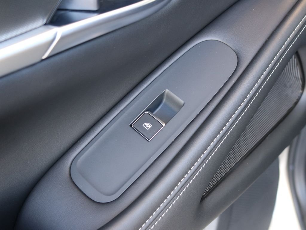 Certified Used 2023 Silver INFINITI LUXE image 29