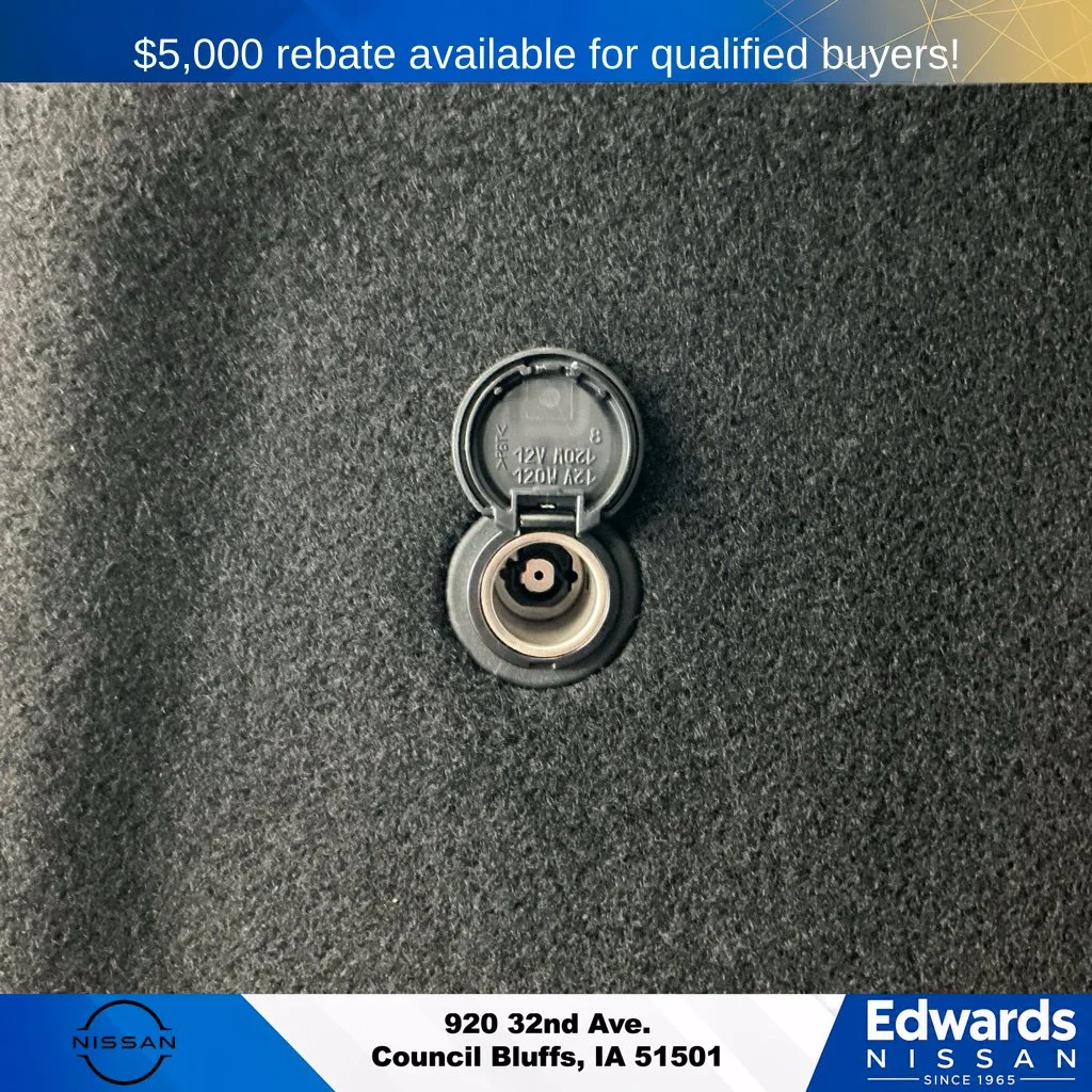 New 2026 Everest White Pearl TriCoat Nissan SL image 10