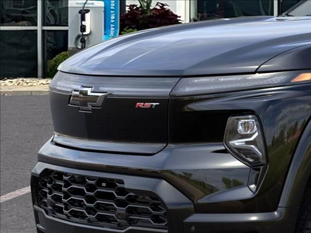 2024 Chevrolet Silverado EV RST - Photo 13