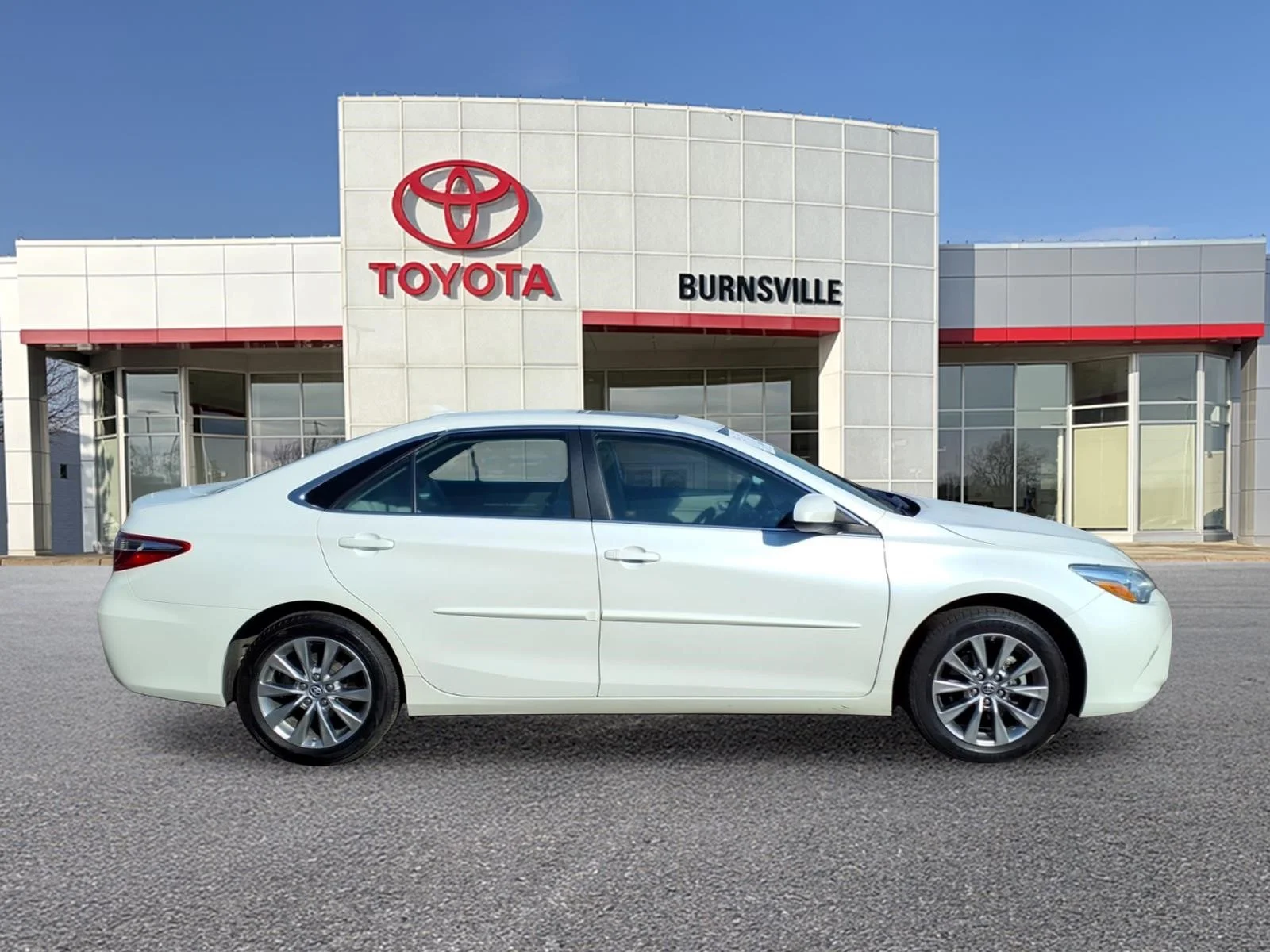 Certified 2016 Toyota Camry XLE with VIN 4T1BF1FK1GU540347 for sale in Burnsville, Minnesota