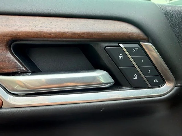 Used 2025 Onyx Black GMC Denali Ultimate image 19