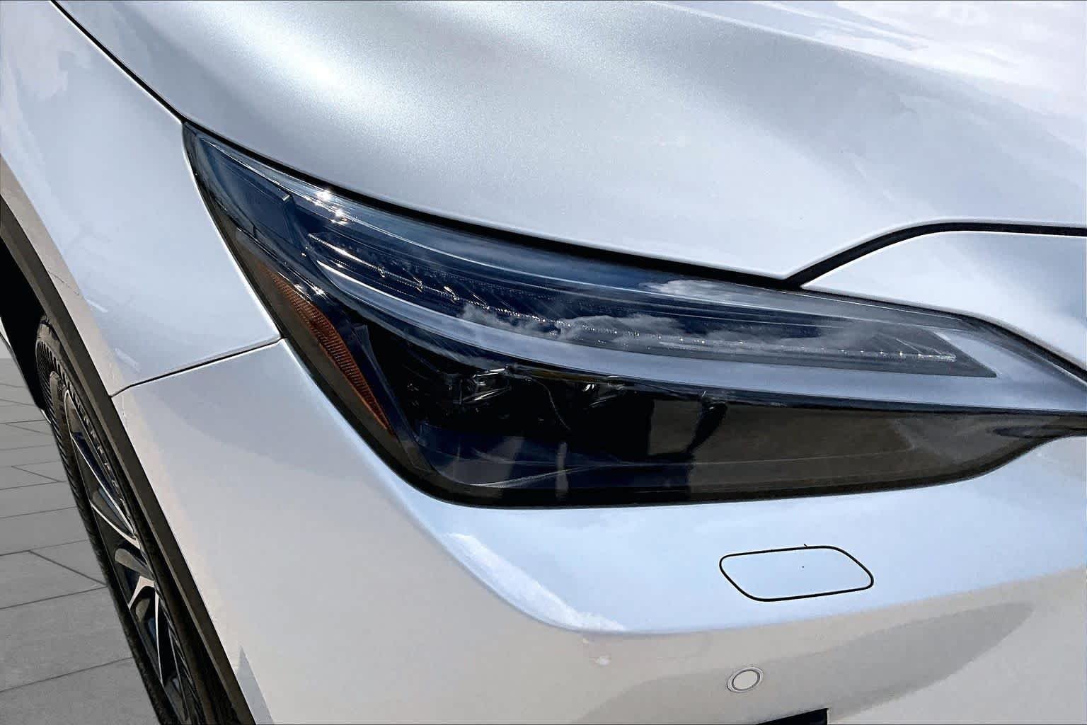 Certified Used 2025 Eminent White Pearl Lexus Luxury image 28