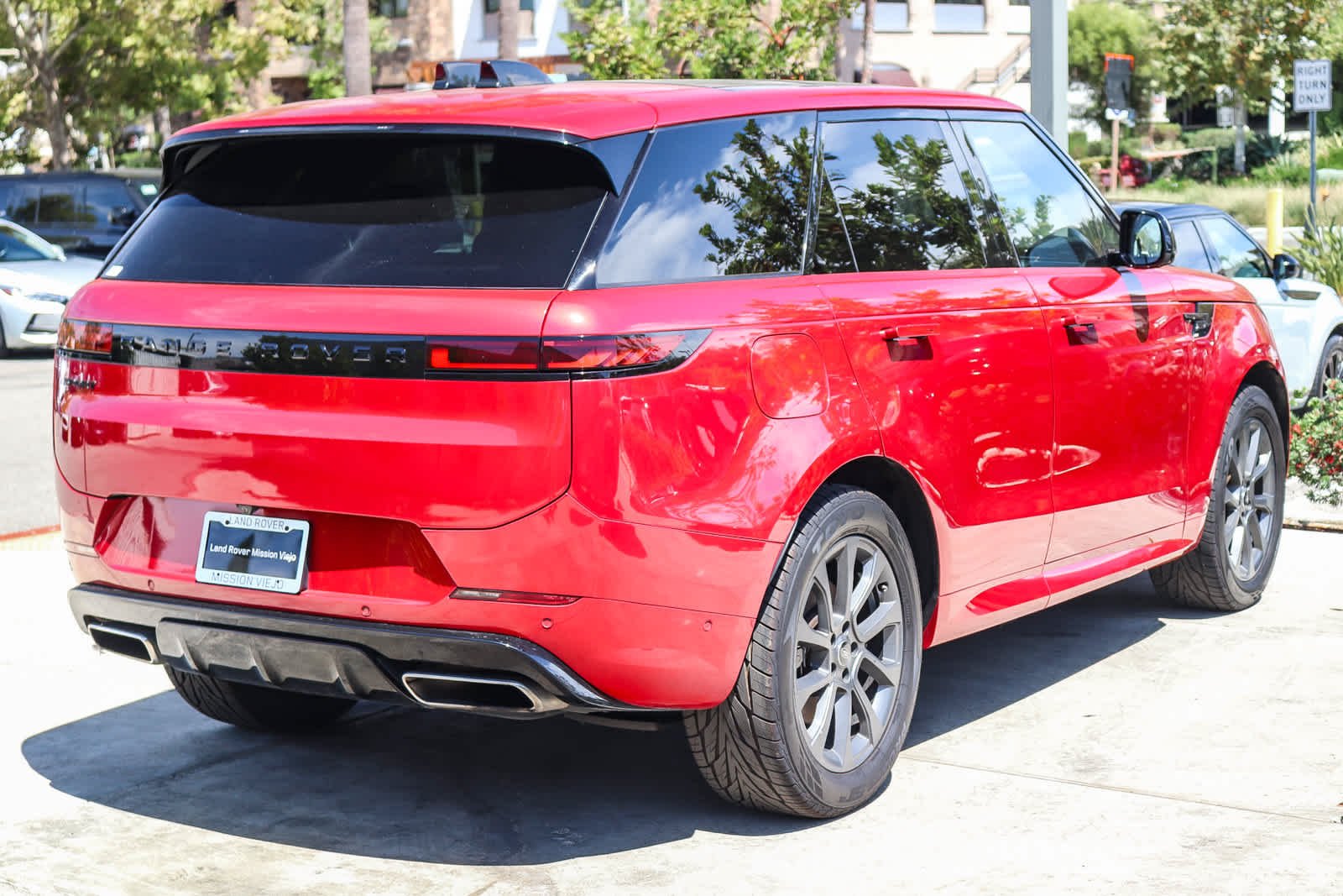 Used 2024 Red Land Rover Dynamic SE image 5
