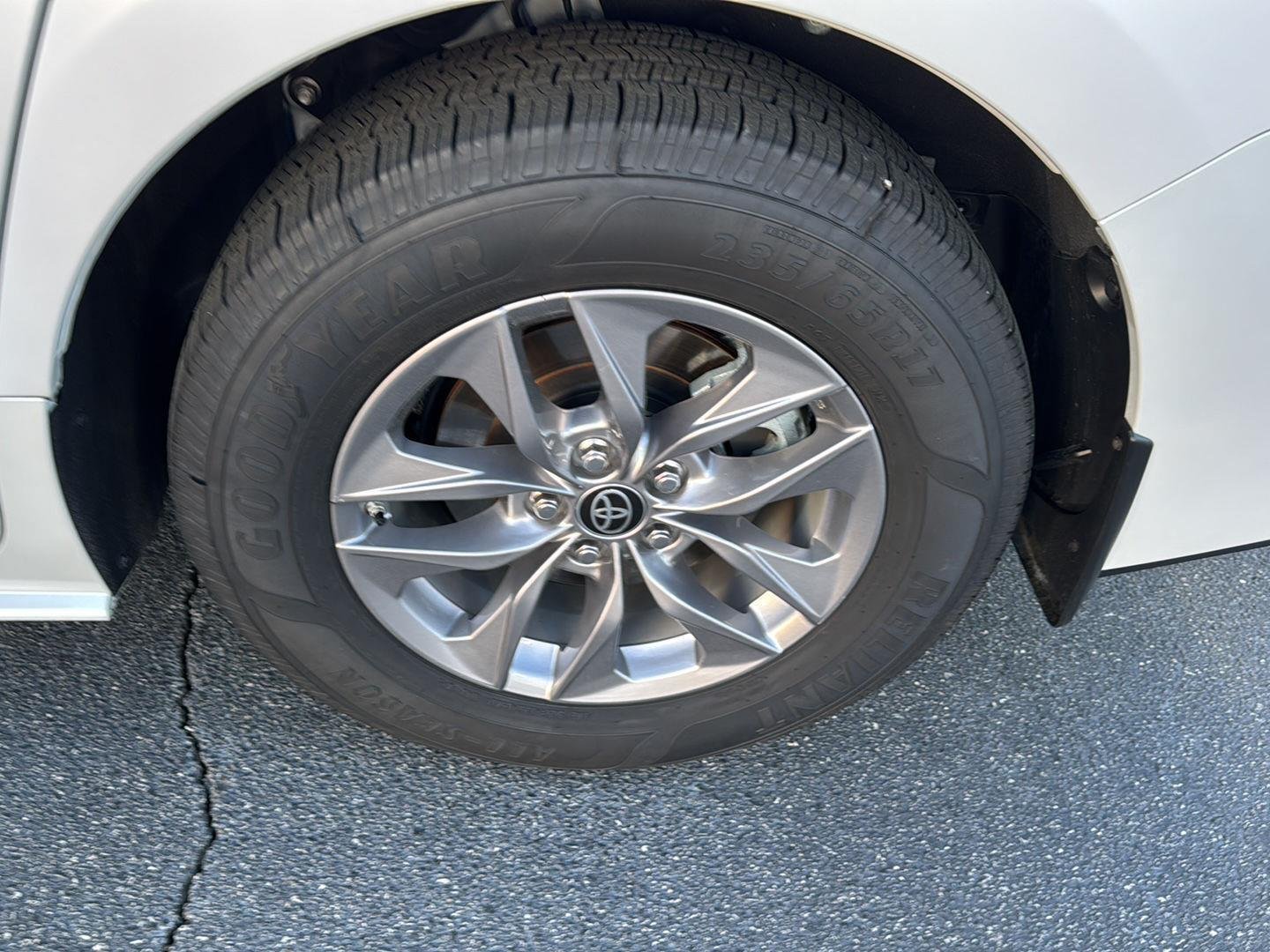 Certified Used 2025 Wind Chill Pearl Toyota XLE 7-Passenger image 33