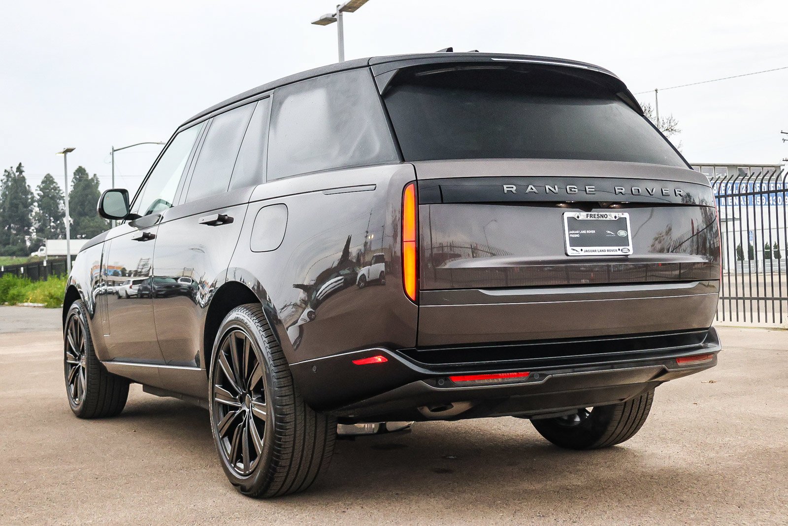 2026 Land Rover Range Rover SE - Photo 7