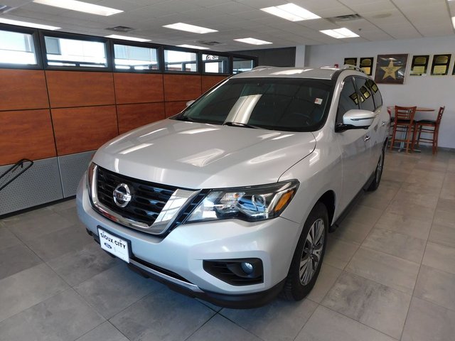 2019 Nissan Pathfinder SL