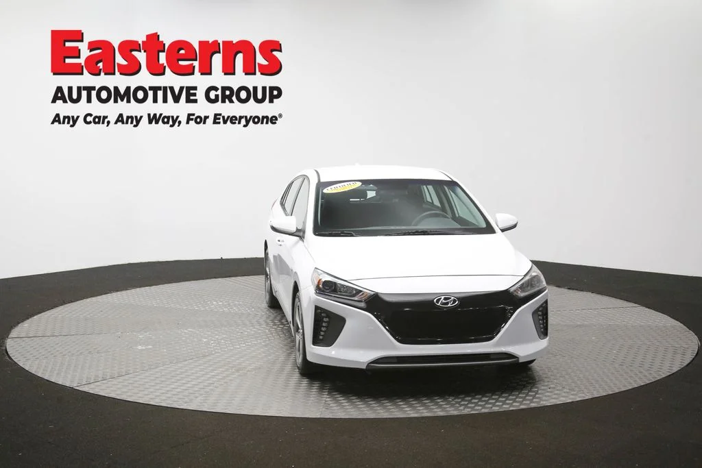 Used 2019 White Hyundai Base image 52