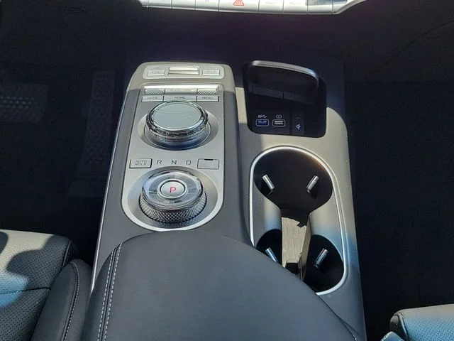 Used 2024 White Genesis 2.5T image 20