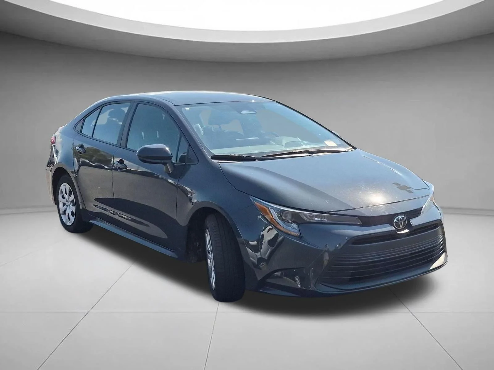 Used 2025 Underground Toyota LE image 7