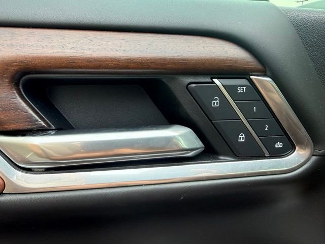 Used 2025 Onyx Black GMC Denali Ultimate image 19