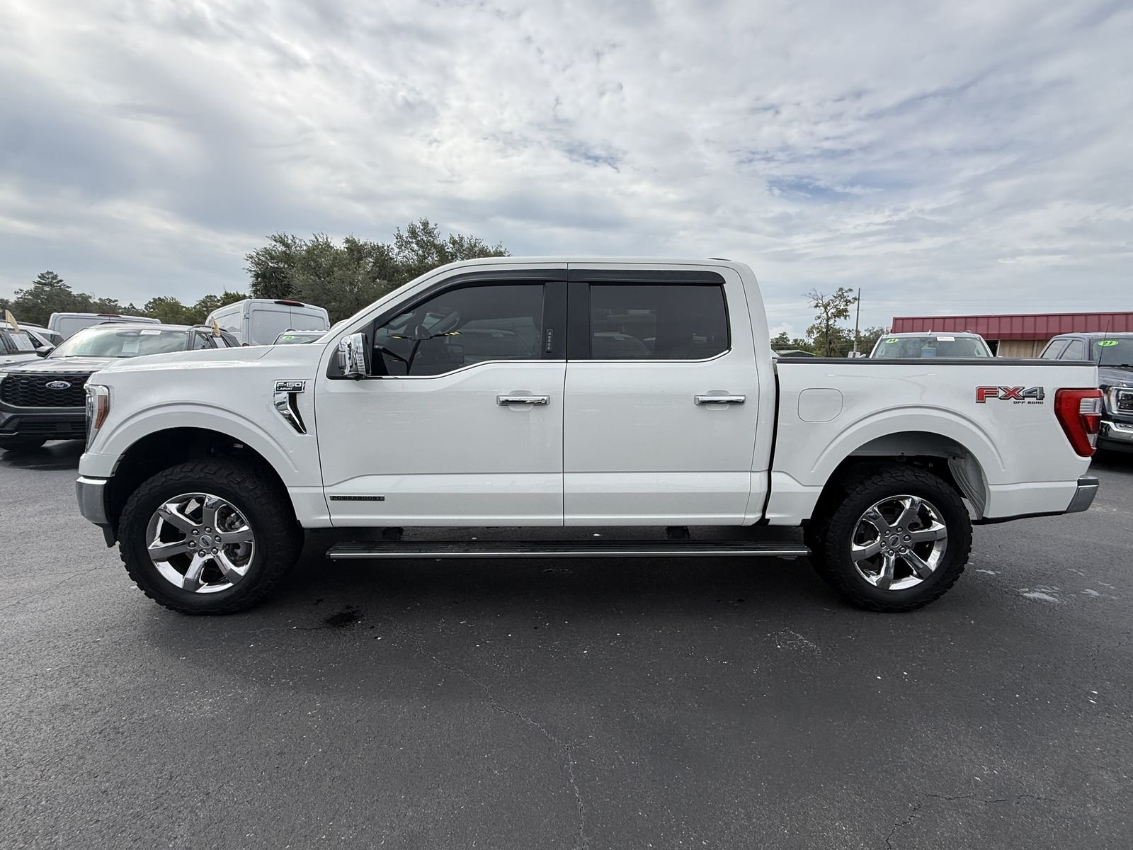 Certified Used 2022 White Metallic Ford Lariat image 9