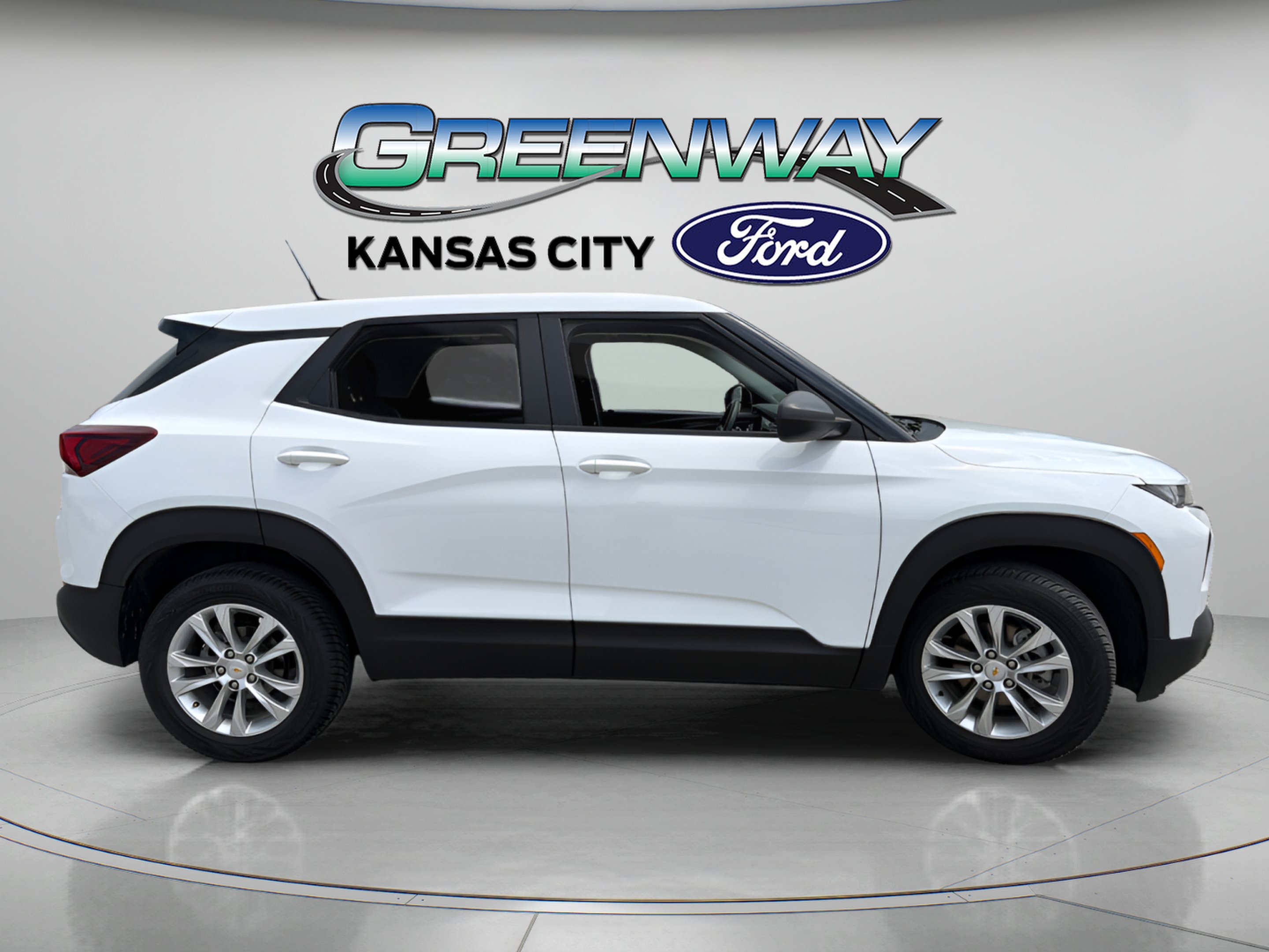 Used 2022 Summit White Chevrolet LS image 9