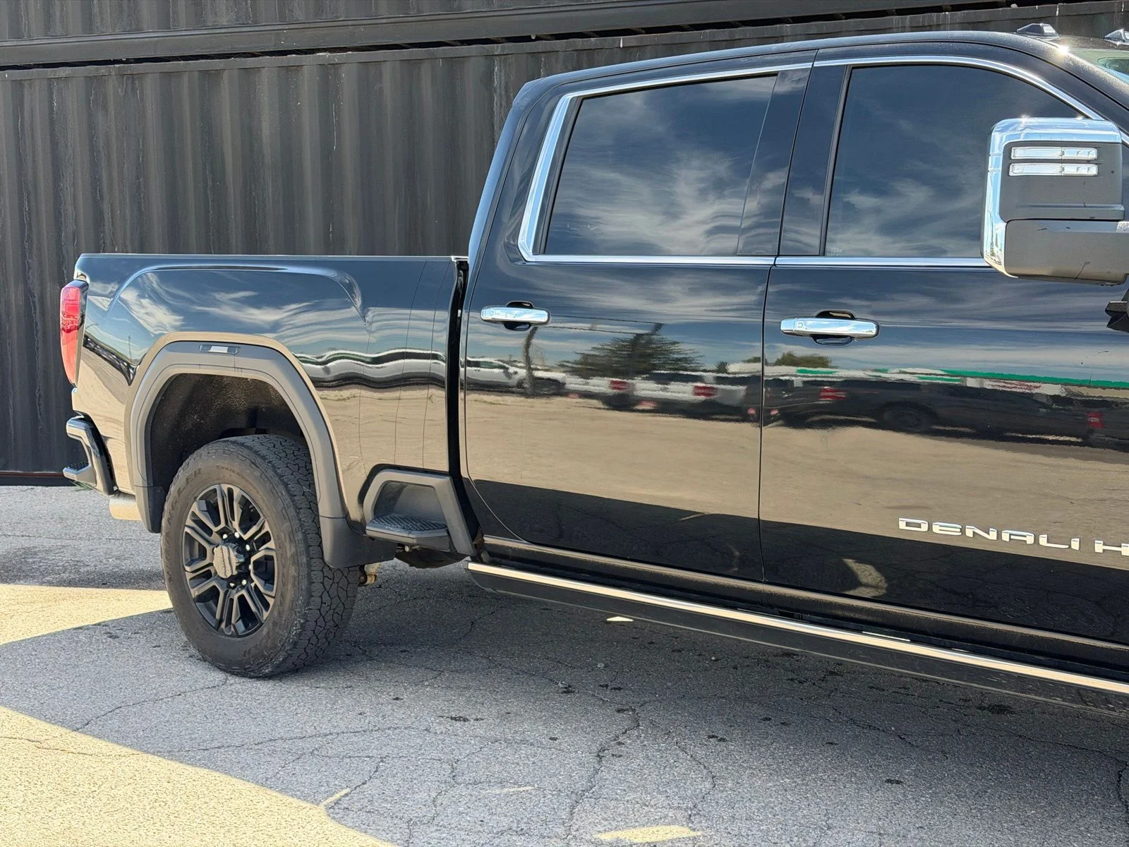 Used 2023 Black GMC Denali image 5