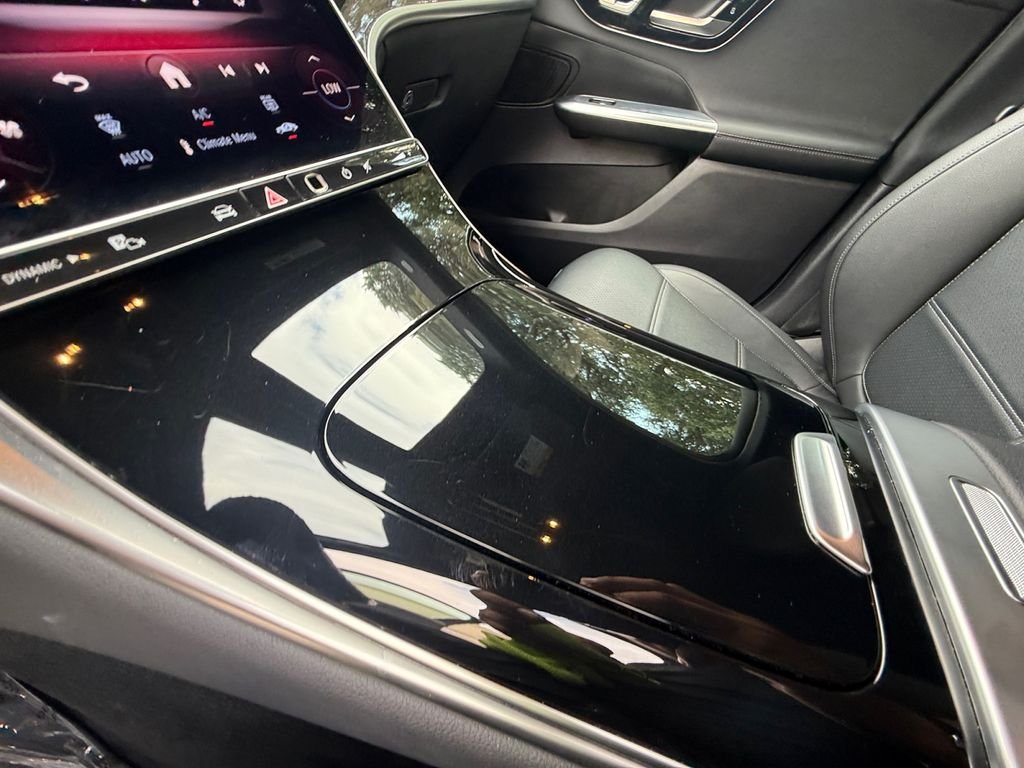 Used 2025  Mercedes-Benz GLC 300 image 22