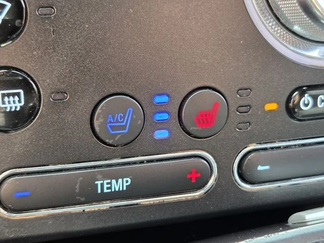 Used 2018 Black Ford Platinum image 23