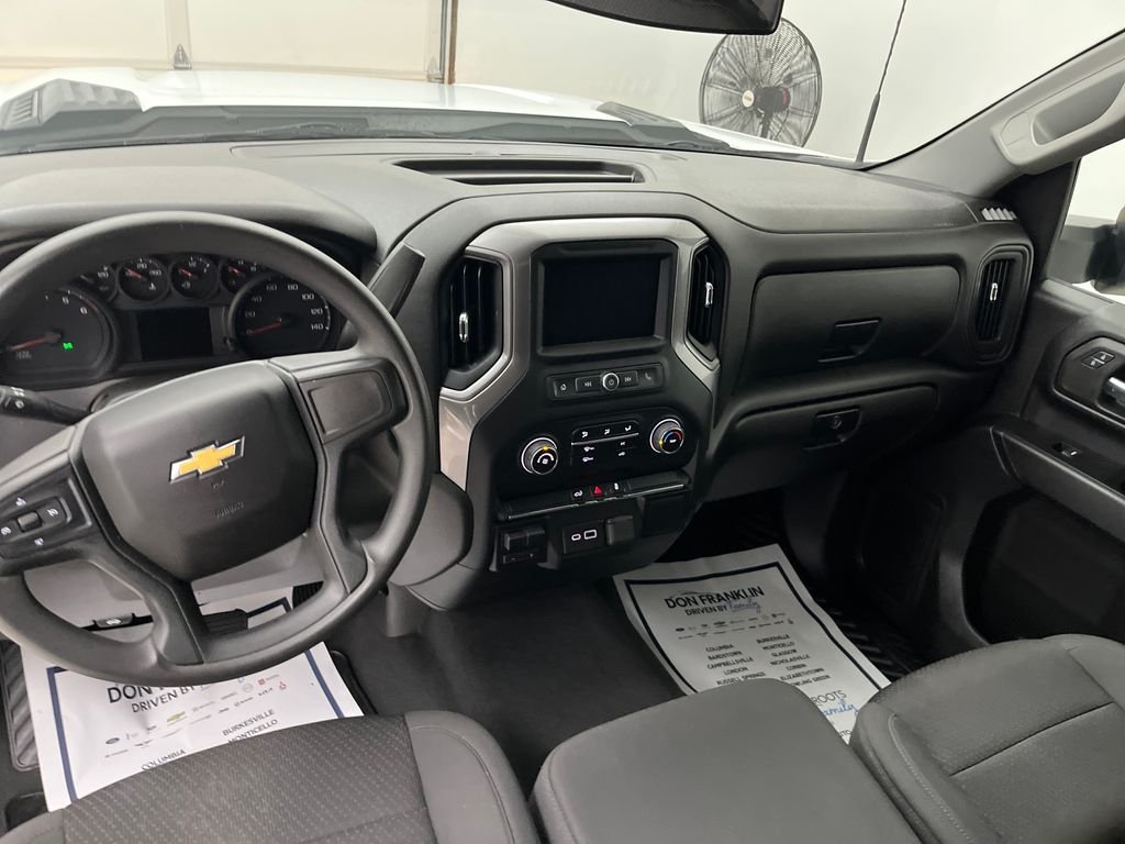 Used 2022 White Chevrolet Custom image 15
