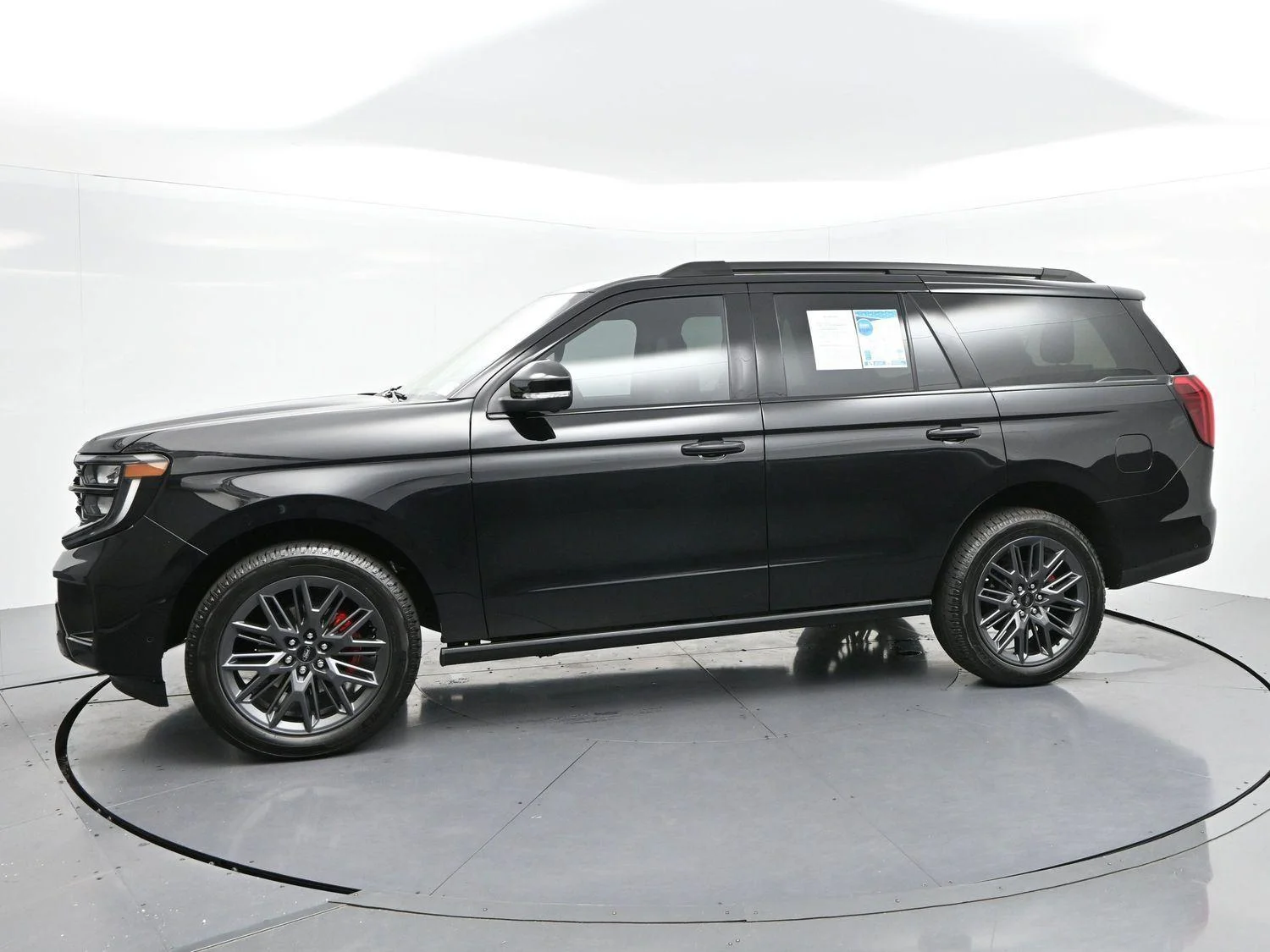 Used 2025 Black Ford Platinum image 4