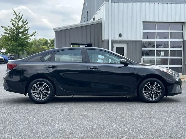 Used 2023 Black Kia LXS image 14